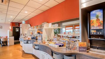 Breakfast, lunch, dinner served; French cuisine