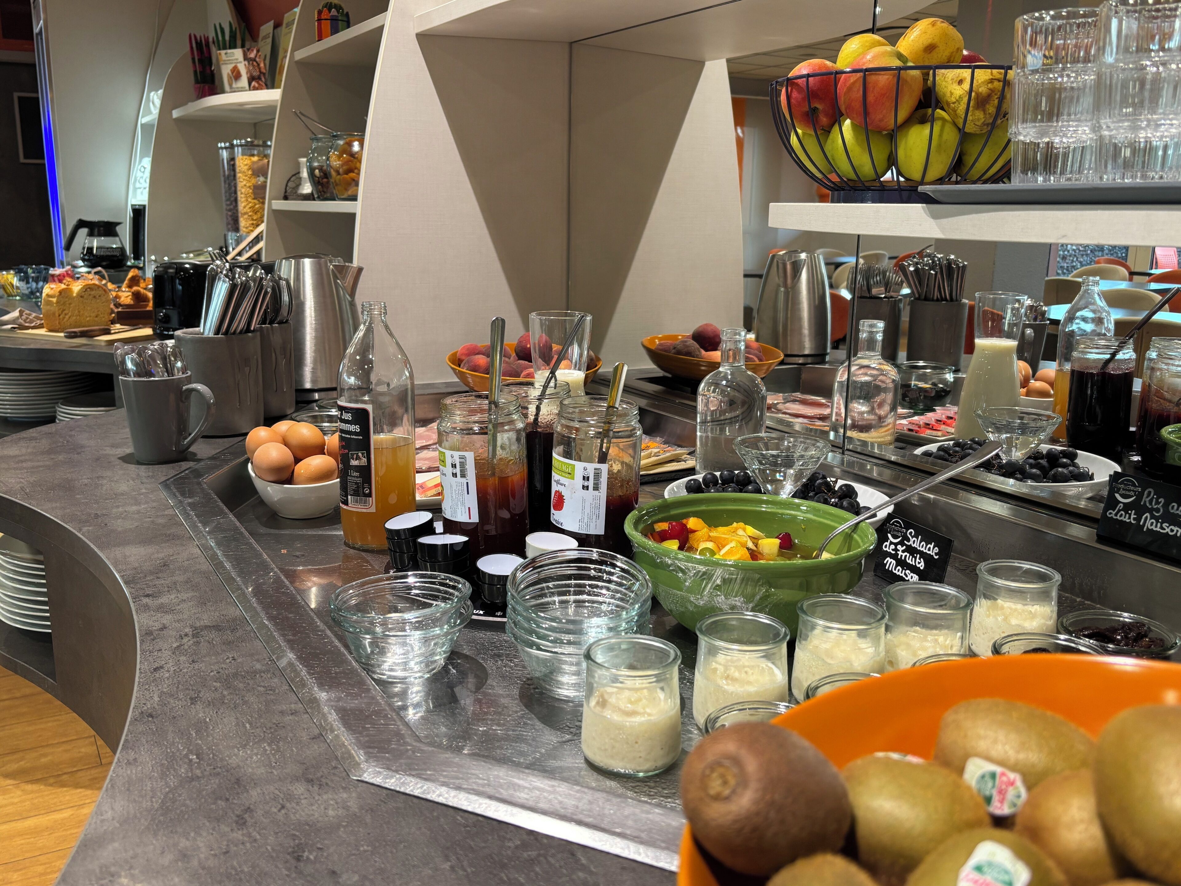 Daily buffet breakfast (EUR 12 per person)