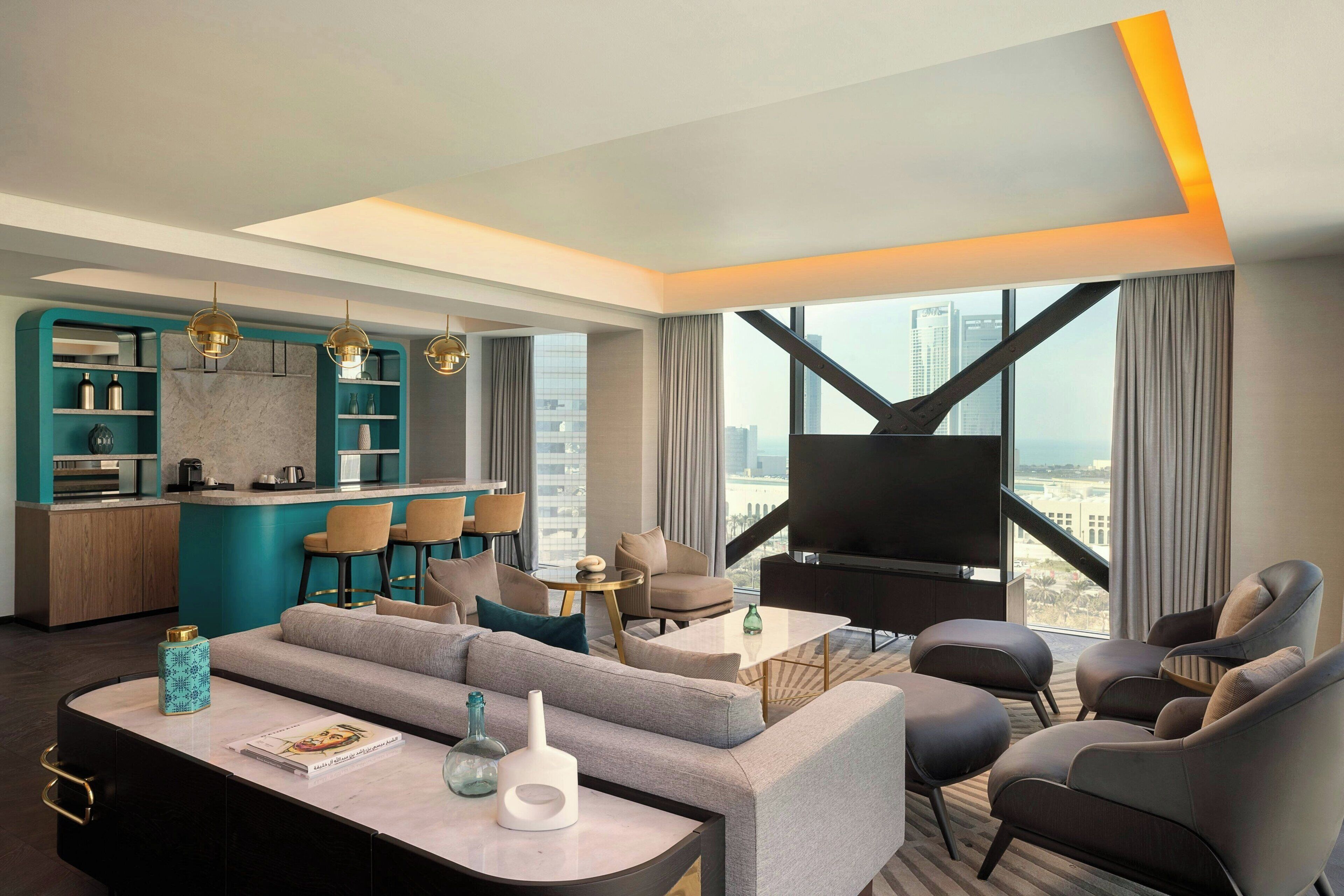 Suite presidencial, 1 cama de matrimonio grande | Zona de estar | Una televisión de pantalla plana