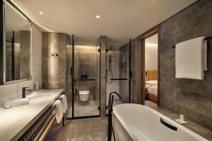 Junior Suite, 1 King Bed, City View | Bathroom