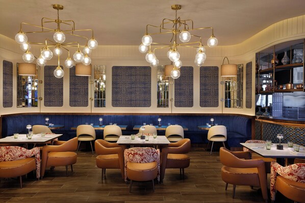 3 restaurants, breakfast, lunch, dinner served; Persian/Iranian cuisine 