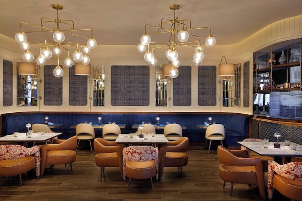 3 restaurants, breakfast, lunch, dinner served; Persian/Iranian cuisine