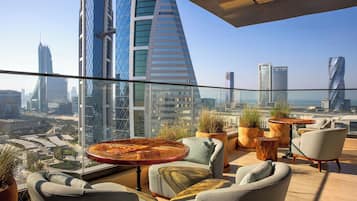 3 restauranter, frokost og lunsj serveres, persiske/iranske retter