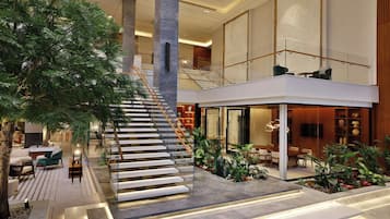 Lobby lounge