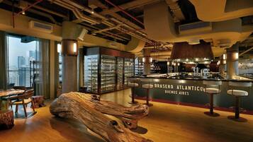 Här finns 3 restauranger som serverar frukost.