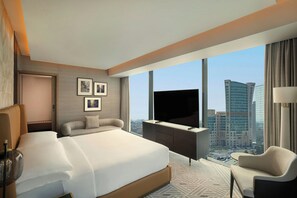 Club Suite, 1 King Bed, City View