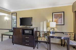Premium bedding, individually decorated, individually furnished, desk