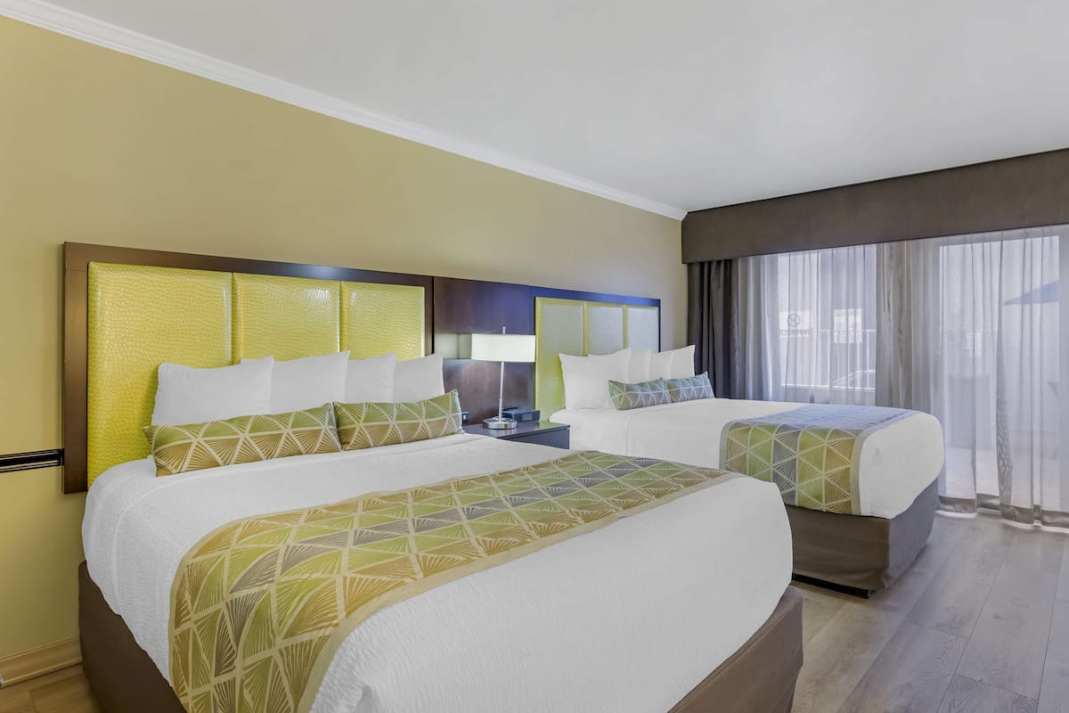 premium bedding, in-room safe, individually decorated