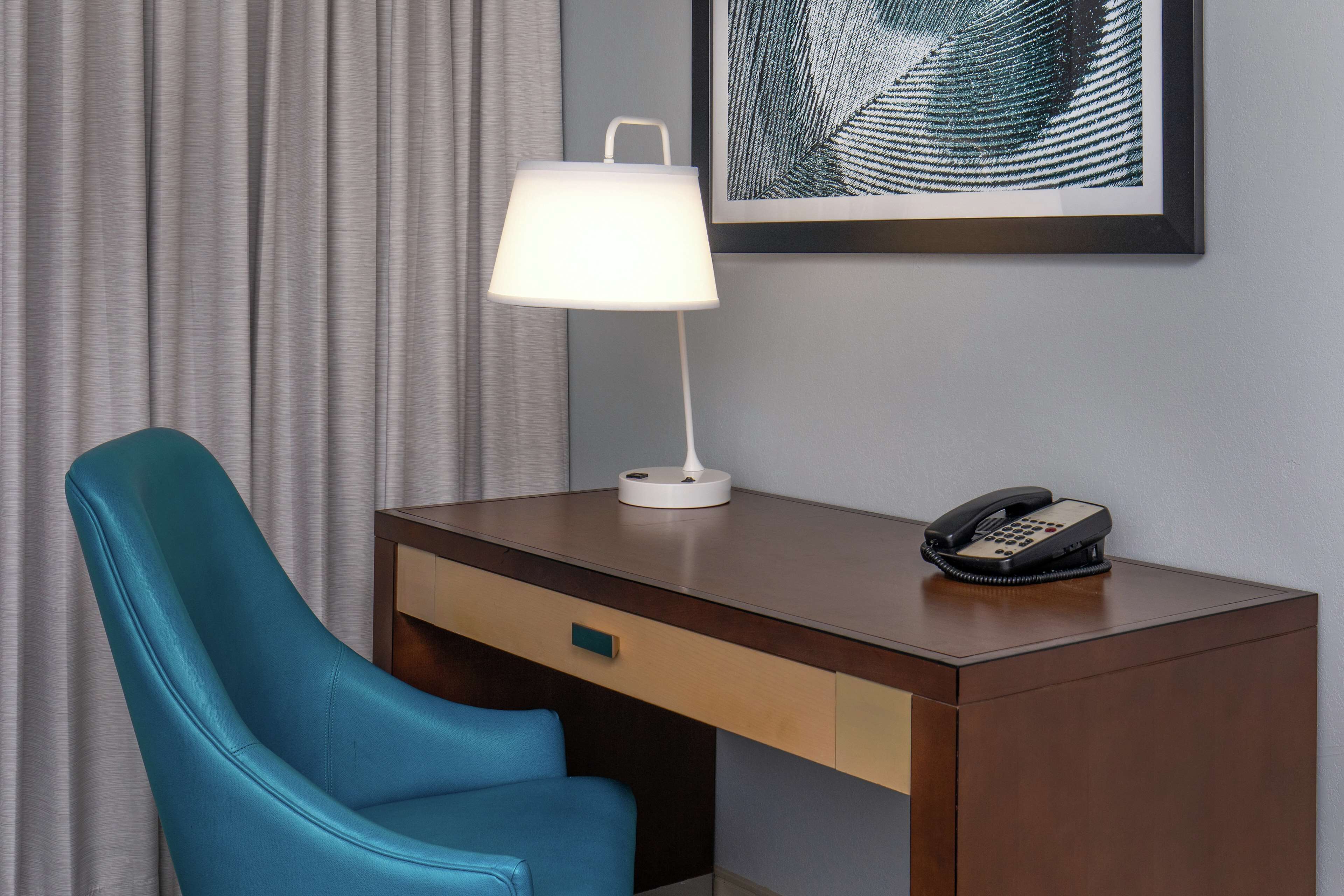 premium bedding, in-room safe, desk, laptop workspace