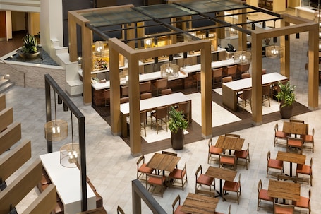 Lobby. Embassy Suites by Hilton Austin Downtown South Congress