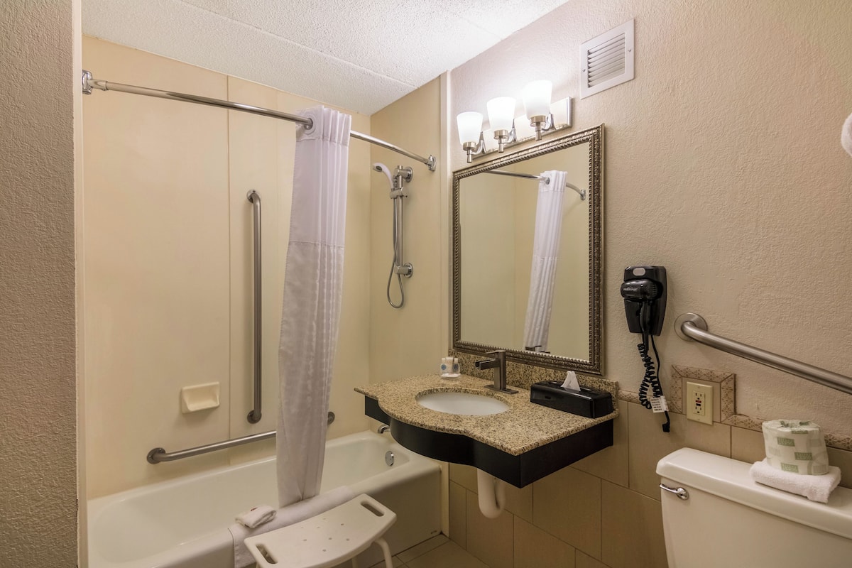 Room, 2 Queen Beds, Accessible, Non Smoking | Bathroom | Combined shower/tub, free toiletries, hair dryer, towels