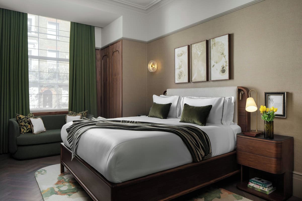 Suite, 2 Bedrooms | Egyptian cotton sheets, premium bedding, Select Comfort beds, minibar