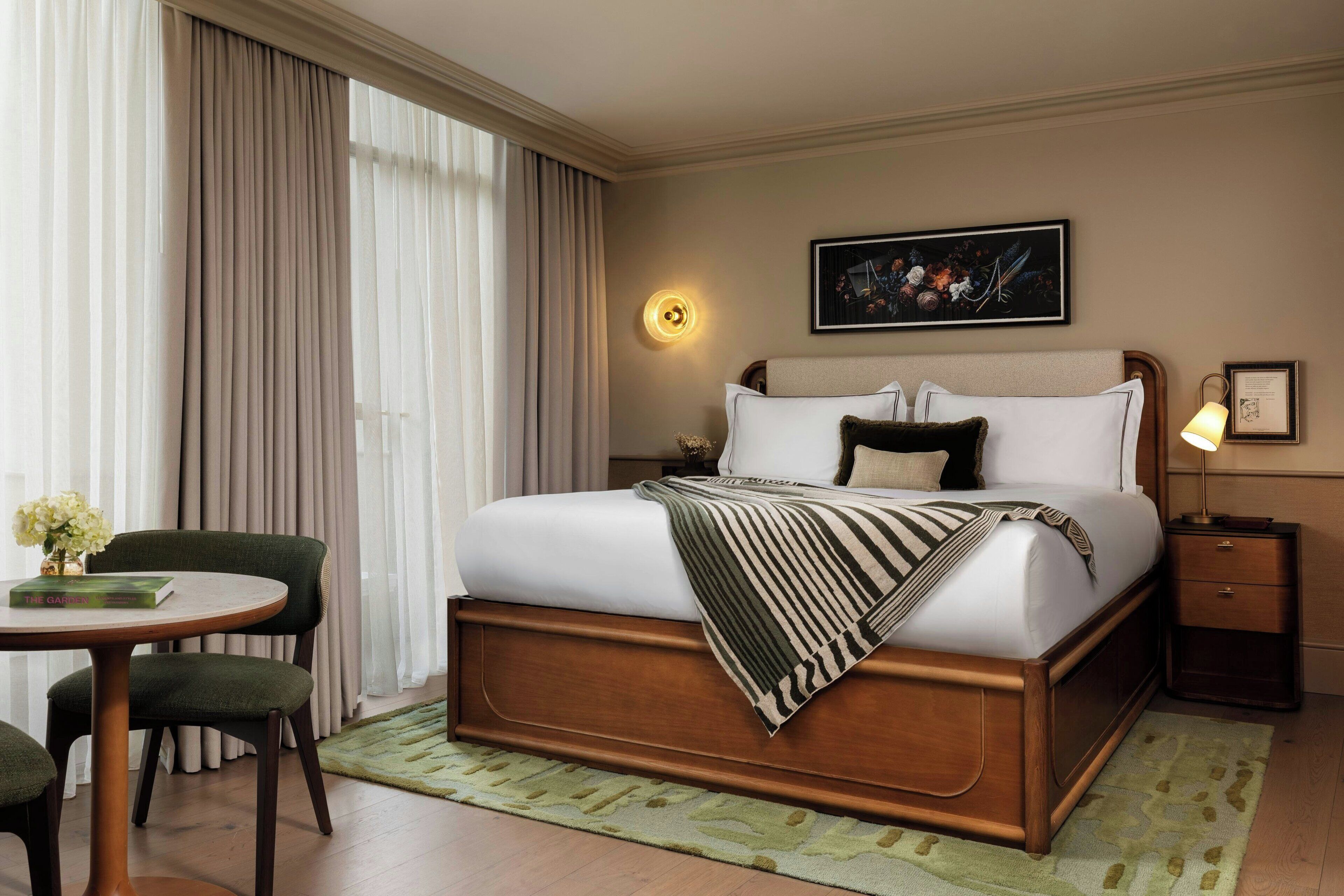 Egyptian cotton sheets, premium bedding, Select Comfort beds, minibar