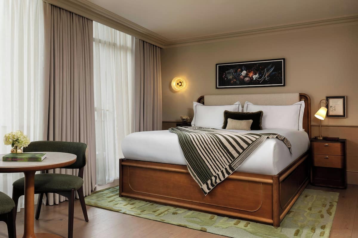 Egyptian cotton sheets, premium bedding, Select Comfort beds, minibar