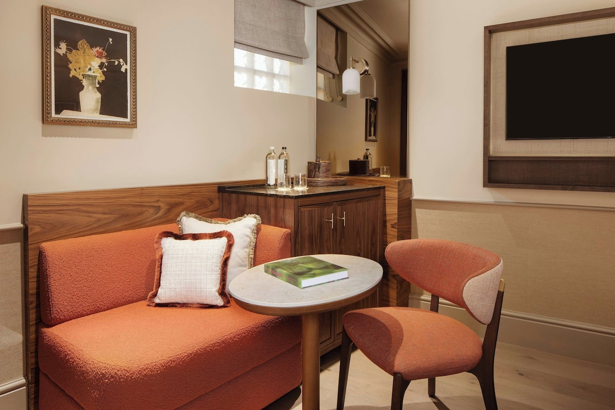 Studio, 1 suuri parisänky (Studio, Guest room, 1 King) | Egyptinpuuvillaiset lakanat, ylelliset vuodevaatteet