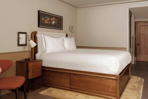 Egyptian cotton sheets, premium bedding, Select Comfort beds, minibar - Montcalm Mayfair, Autograph Collection (London)
