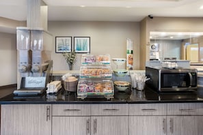 Petit déjeuner buffet compris tous les jours