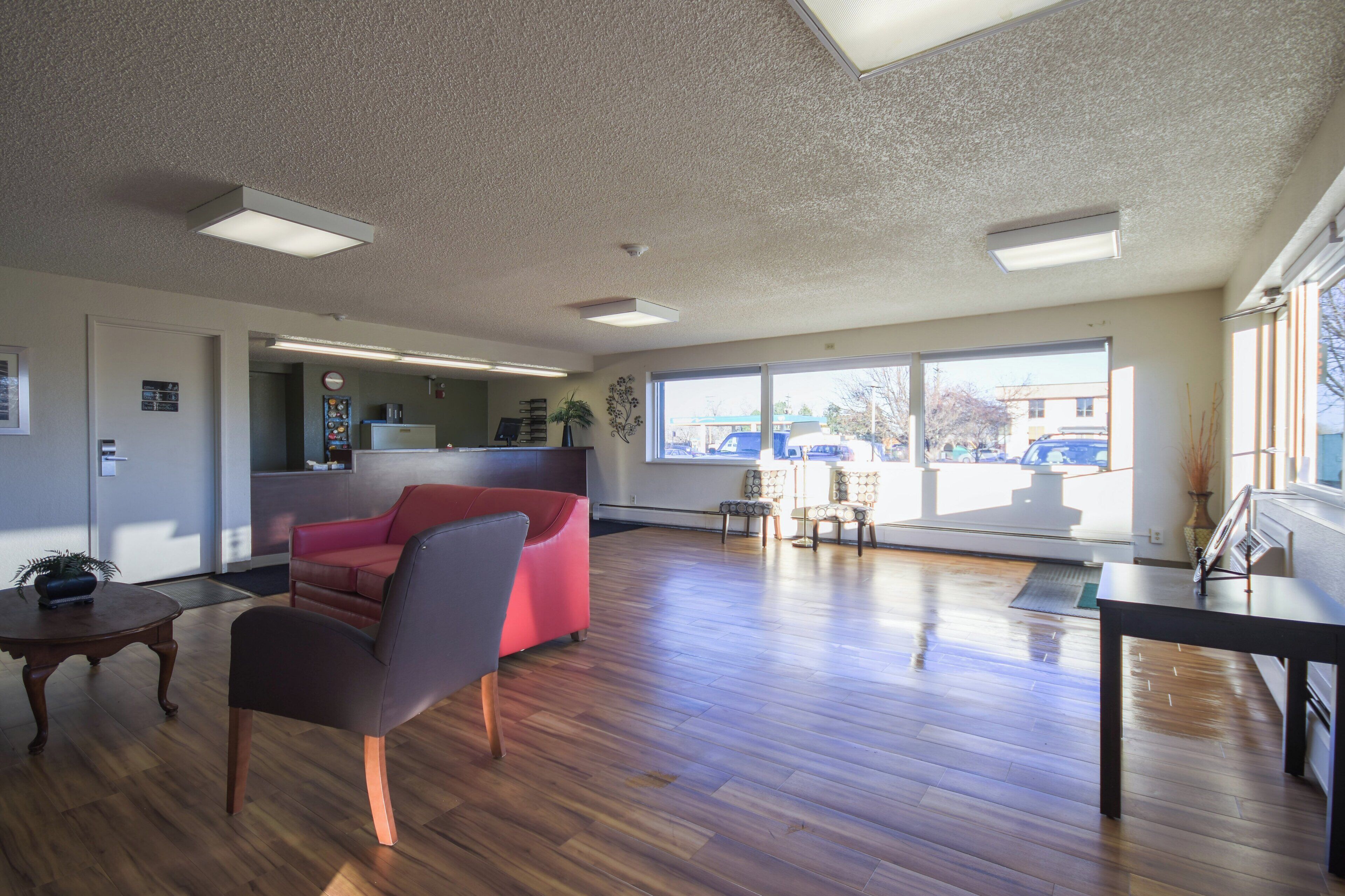 Lobby lounge