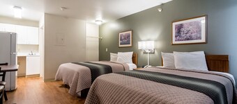 HomeTowne Studios by Red Roof Denver - Lakewood West