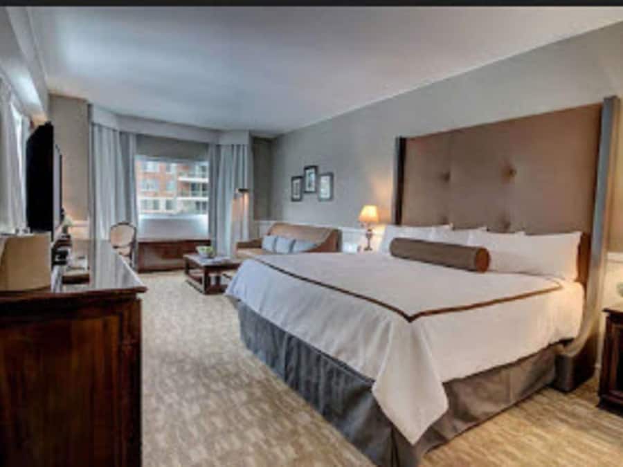 Deluxe Room, 1 King Bed