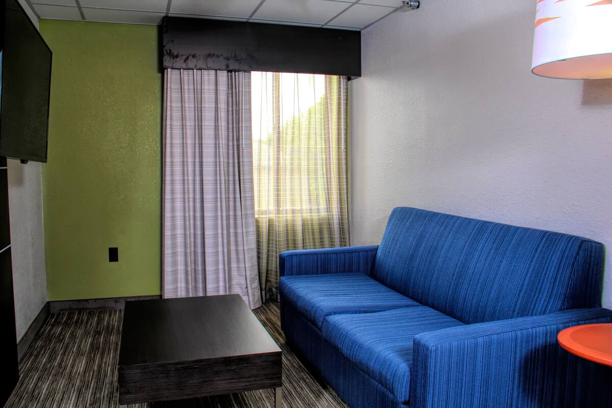 In-room safe, desk, blackout drapes, soundproofing