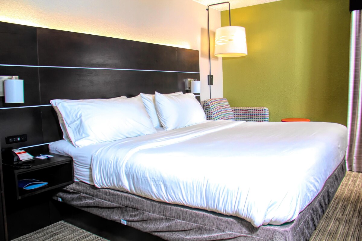 In-room safe, desk, blackout curtains, soundproofing