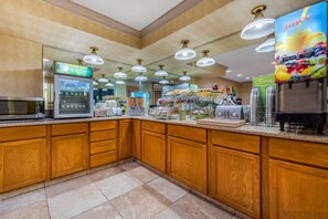 Desayuno continental incluido todos los días