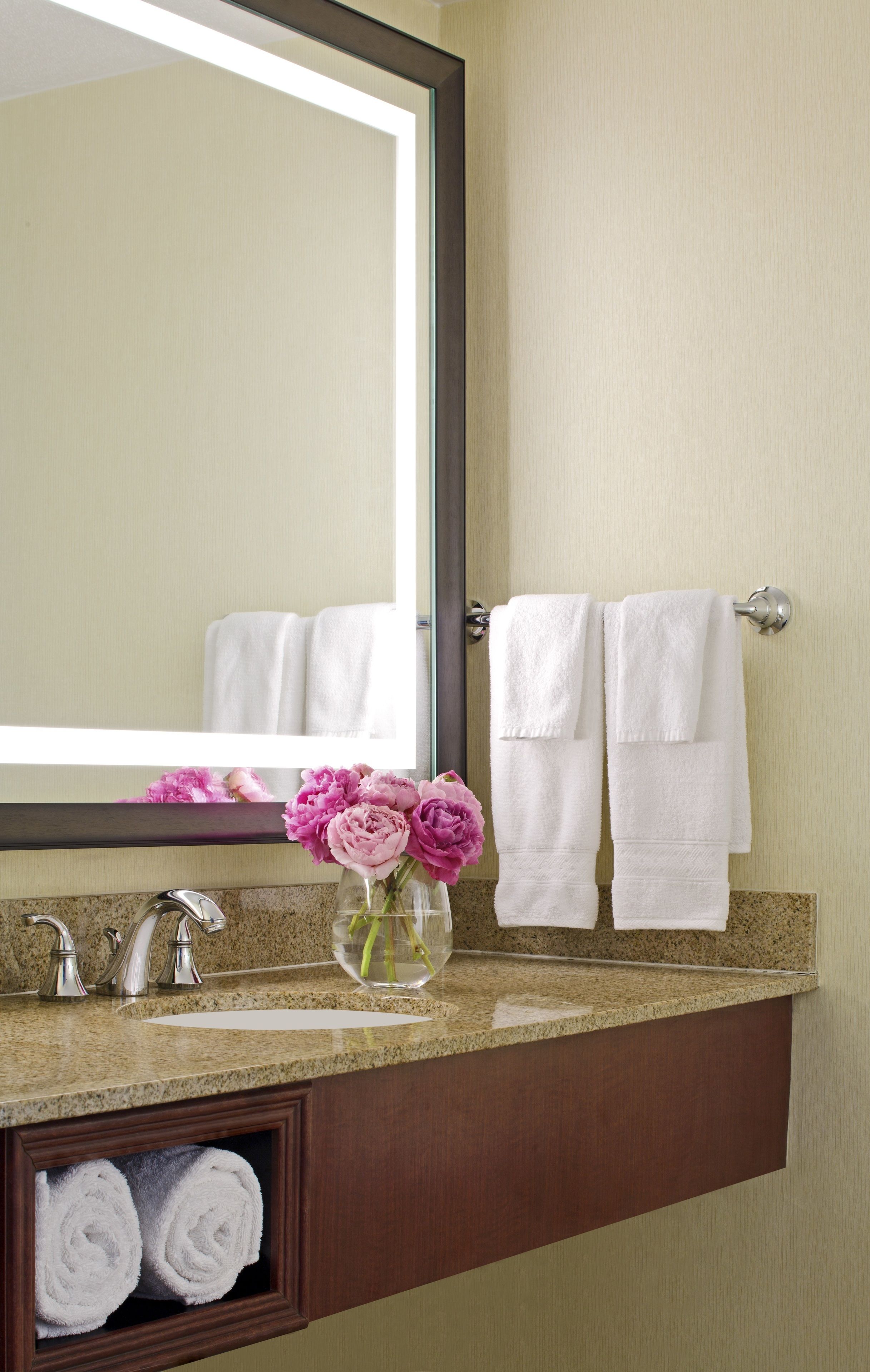 Bathroom sink