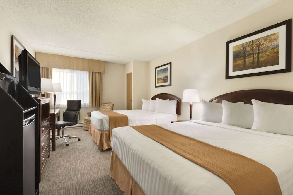 Travelodge by Wyndham Edmonton South
