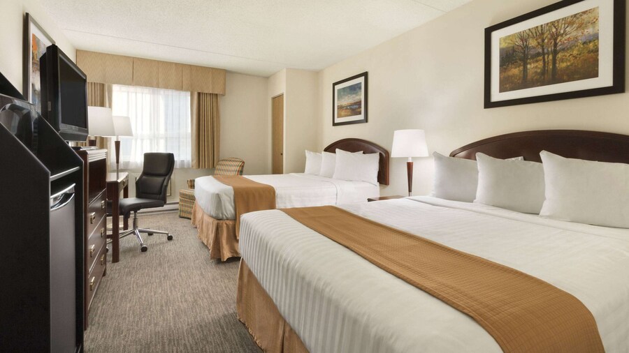 Travelodge by Wyndham Edmonton South