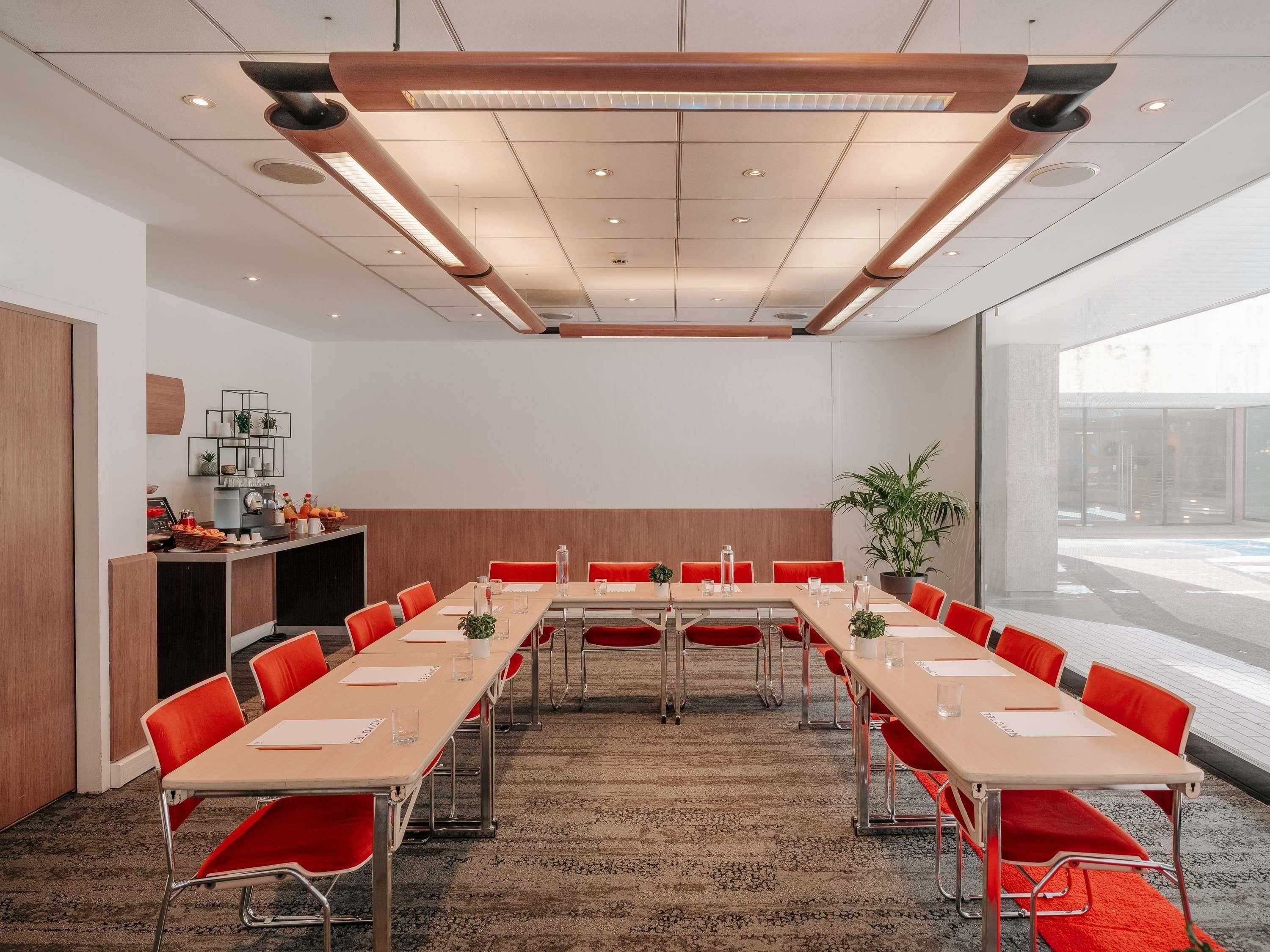 Meeting facility