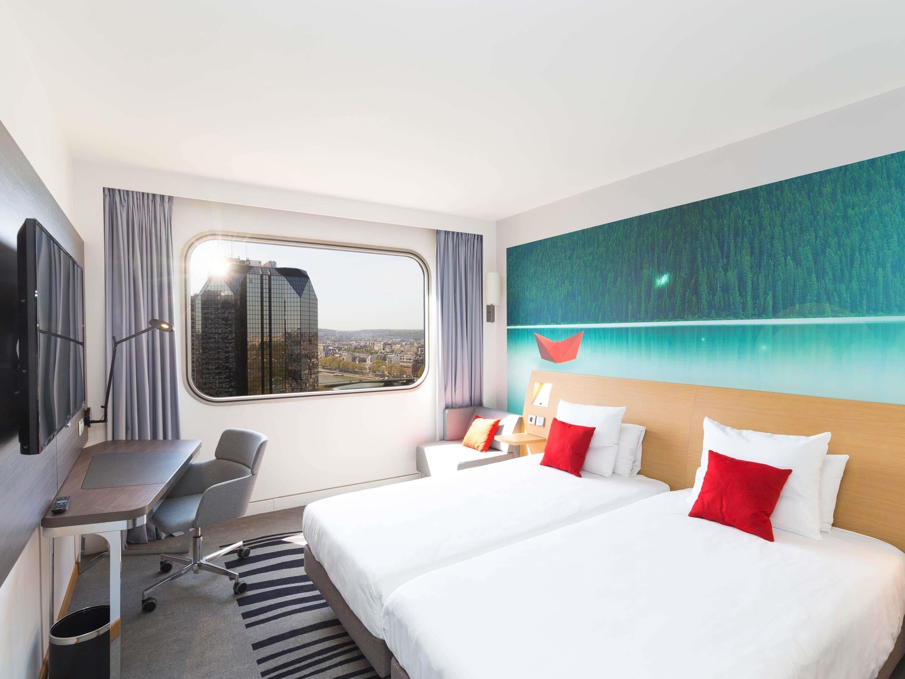Classic Room, 2 Twin Beds | Premium bedding, pillowtop beds, minibar, in-room safe