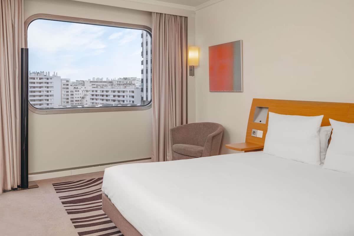 Family Room, 1 Queen Bed with Sofa bed (Family)