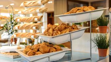 Daily buffet breakfast (EUR 22 per person)
