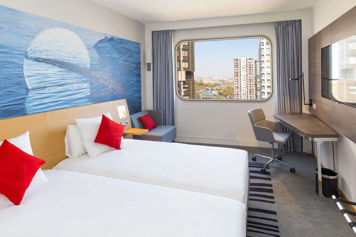 Classic Room, 2 Twin Beds | Premium bedding, pillowtop beds, minibar, in-room safe