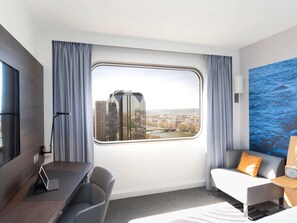 Superior Room, 1 Queen Bed with Sofa bed | Premium bedding, pillow-top beds, minibar, in-room safe - Novotel Paris Centre Tour Eiffel (Paris)