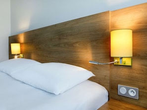 Standard Room, 1 Double Bed | Individually furnished, desk, blackout drapes, soundproofing