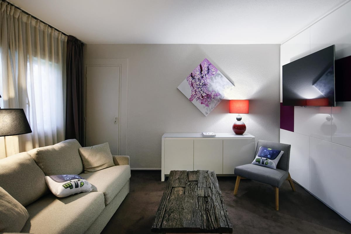 individually furnished, desk, blackout curtains, soundproofing