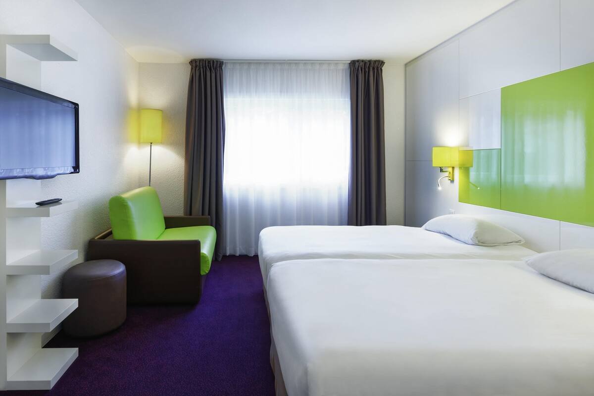 Room, 1 Double Bed with Sofa bed | Desk, blackout curtains, soundproofing, iron/ironing board (on request)