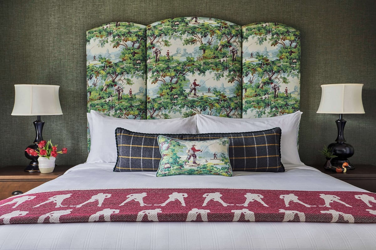 Premium bedding, in-room safe, desk, laptop workspace