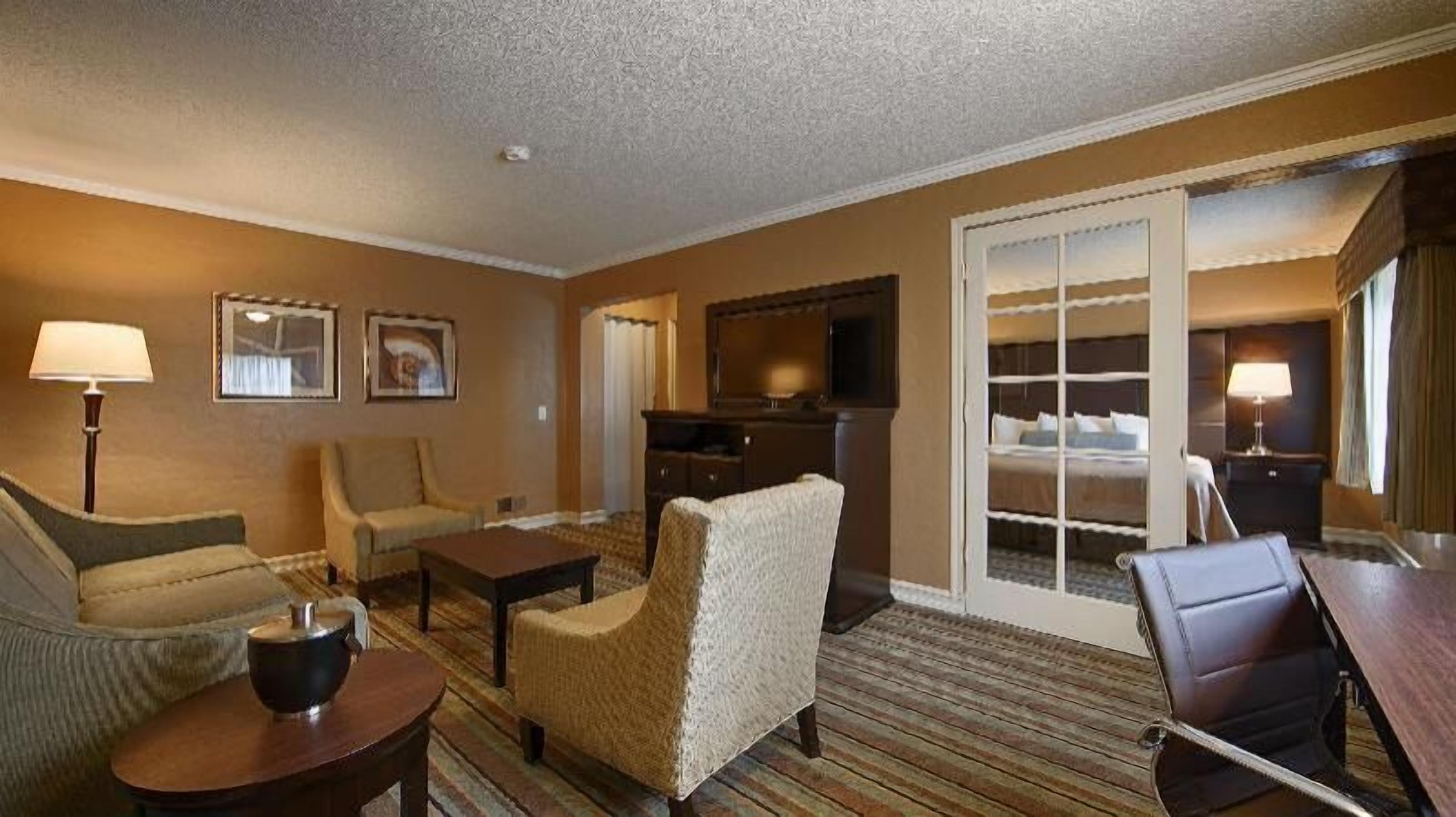 In-room safe, desk, laptop workspace, iron/ironing board