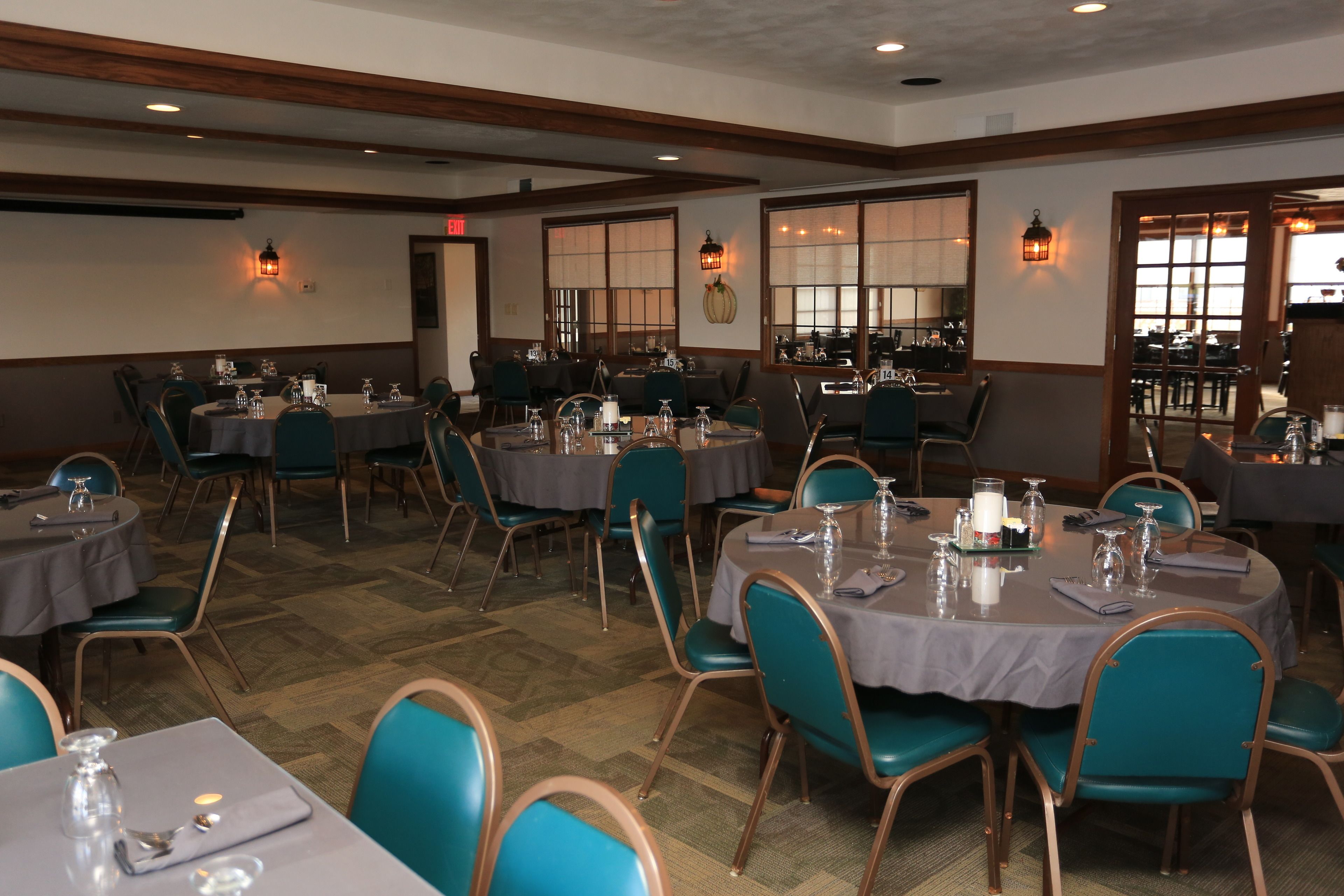 lunch and dinner served