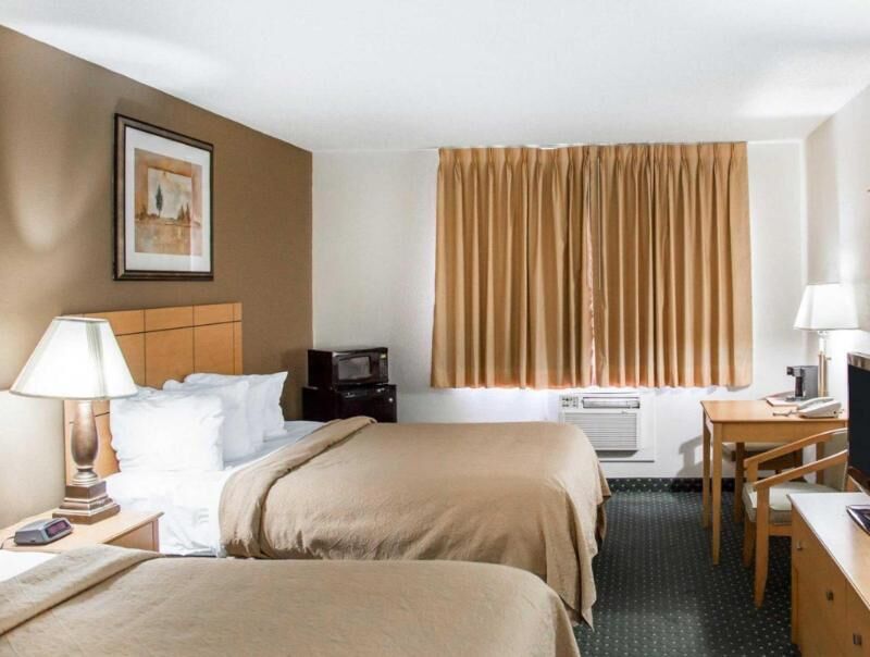 Desk, blackout drapes, iron/ironing board, free WiFi