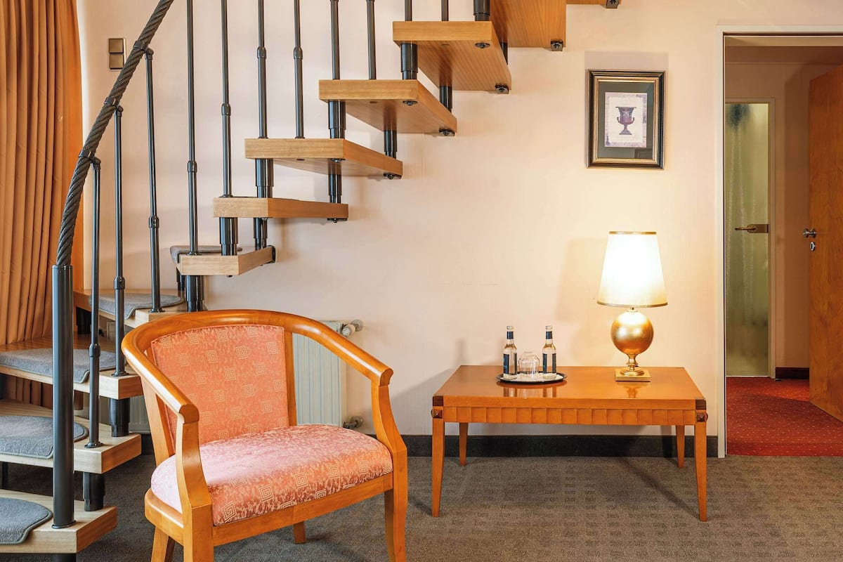 Junior Suite, 1 Double Bed (Cozy Sitting Corner) | 1 bedroom, premium bedding, in-room safe, desk