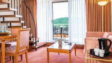 Junior Suite, 1 Double Bed (Cozy Sitting Corner) | Premium bedding, in-room safe, desk, laptop workspace