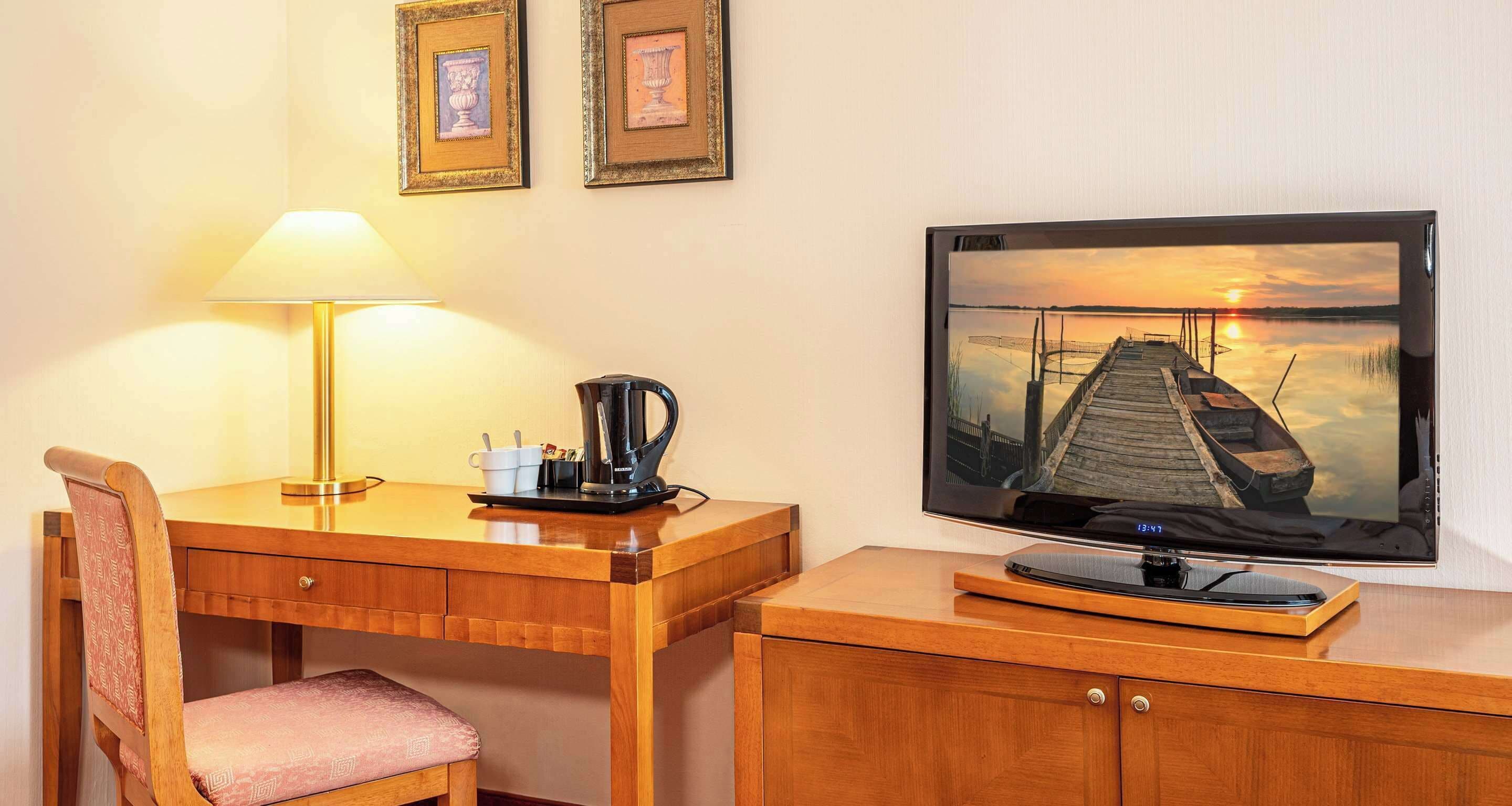 classic room, 1 double bed | 1 bedroom, premium bedding, in-room safe, desk