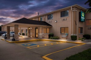 Exterior - Quality Inn Beloit (Beloit)
