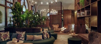 โรงแรมพลัทเซิล