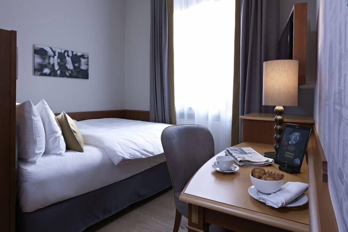 Ropa de cama de alta calidad y minibar 