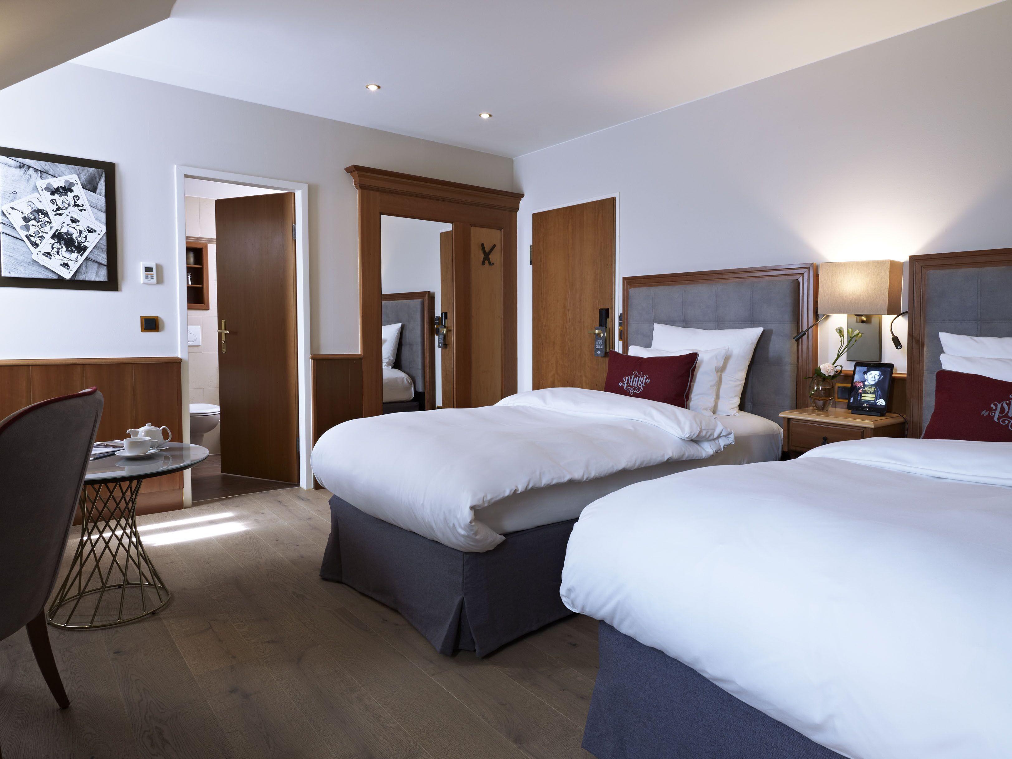 Ropa de cama de alta calidad y minibar 